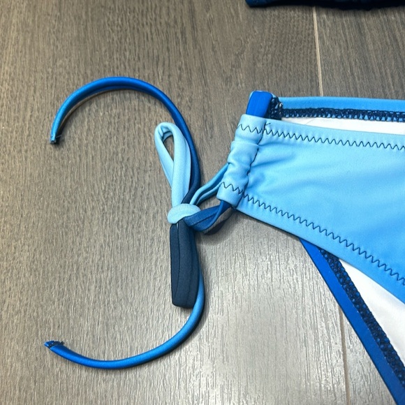 Triangle Gradient Blue Low Cut Bikini Women size M - Picture 2 of 14